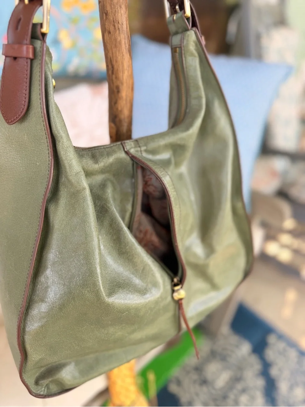 Women's Leather Hobo Shoulder Bag in Eucalyptus Green